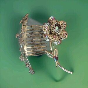 Vintage Sarah Coventry Rhinestone Flower Brooch Pin Used clasp works 3.75 Inch